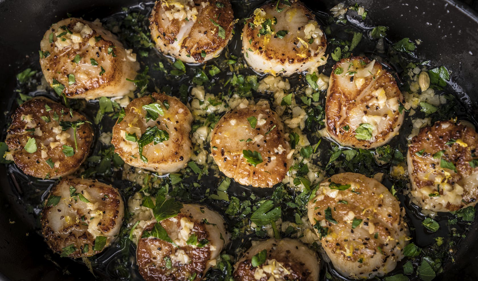 Smoked Scallops With Citrus & Garlic Butter Sauce